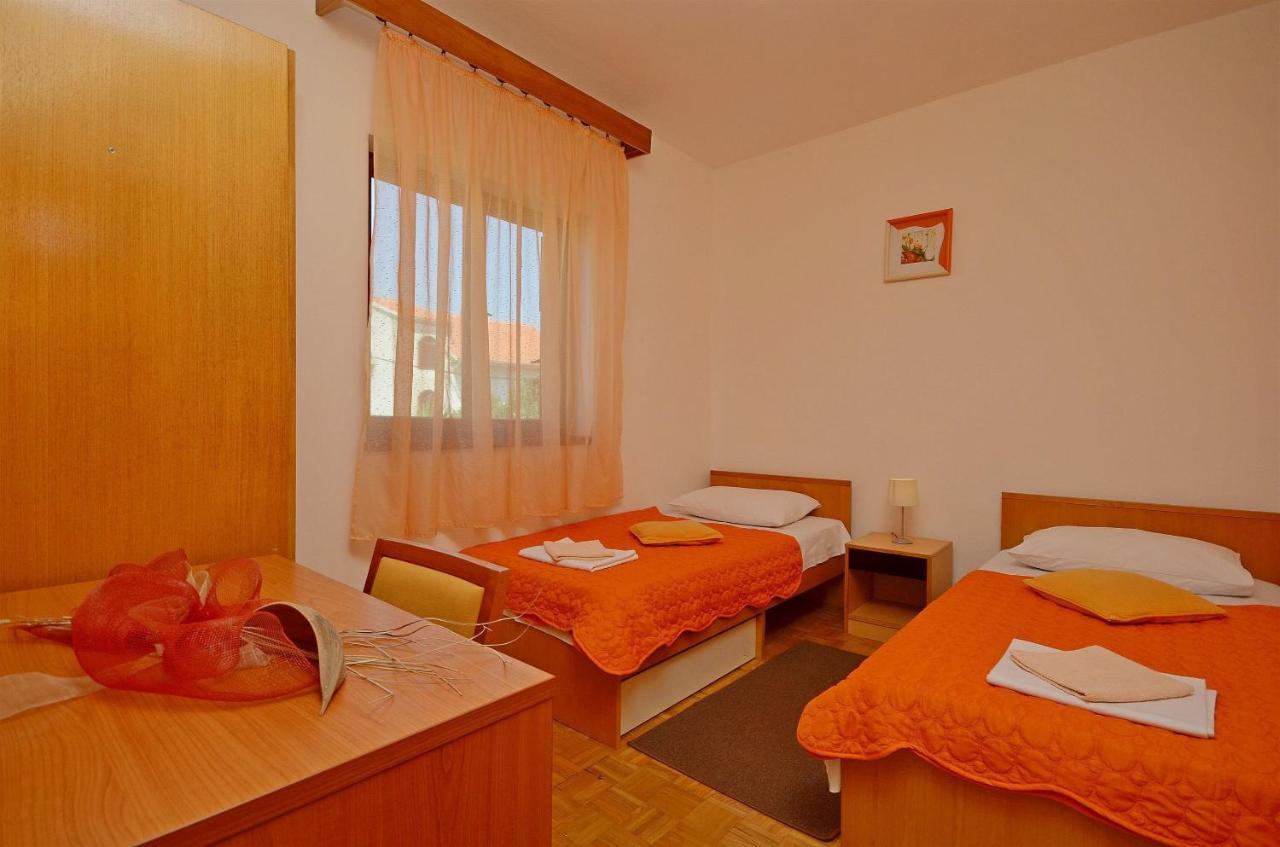 Apartment And Room Ivica โวดีเซ ภายนอก รูปภาพ